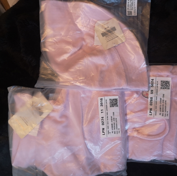 Fabletics 3-piece outfit - Picture 3 of 4